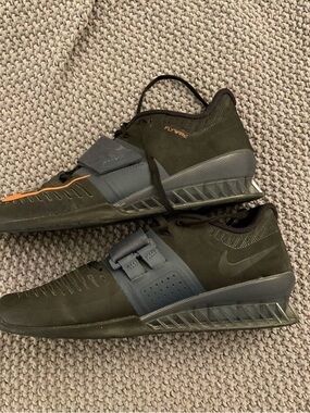 Nike Men’s Black and Gray Flywire Weightlifting Sneakers with Orange Accent